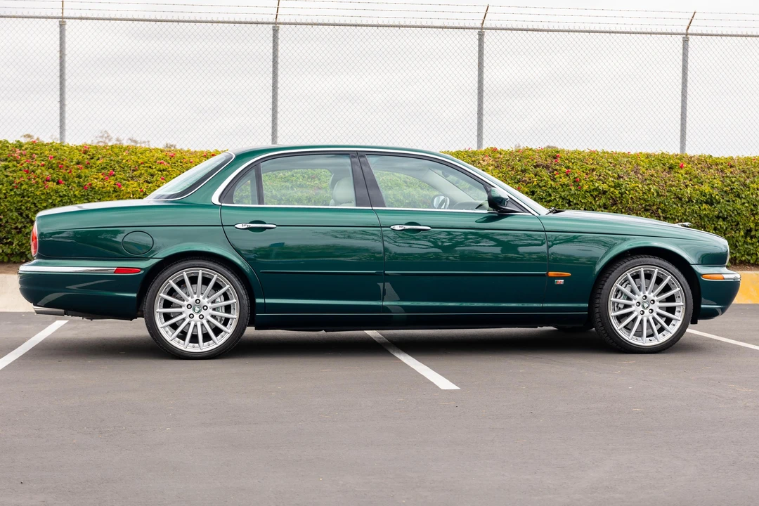 2004 Jaguar X350/X356/X358 XJR - Image 12 of 31