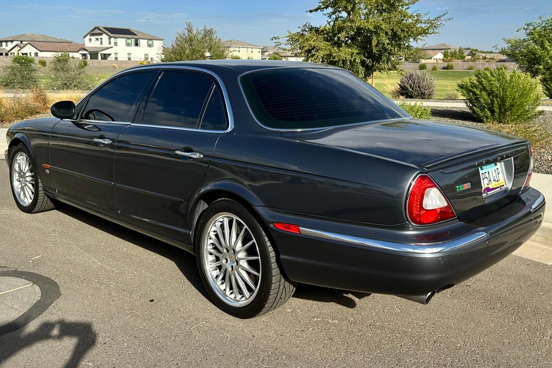 2004 Jaguar X350/X356/X358 XJR - Image 17 of 31