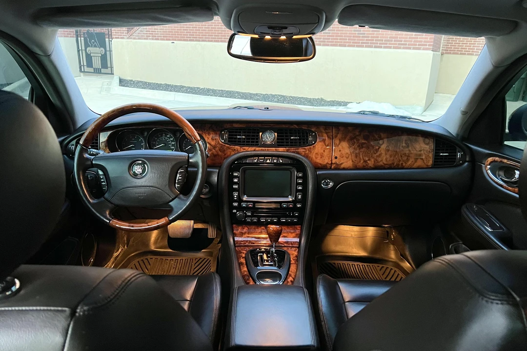 2004 Jaguar X350/X356/X358 XJR - Image 30 of 31