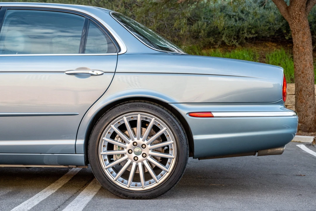 2004 Jaguar X350/X356/X358 XJR - Image 17 of 31