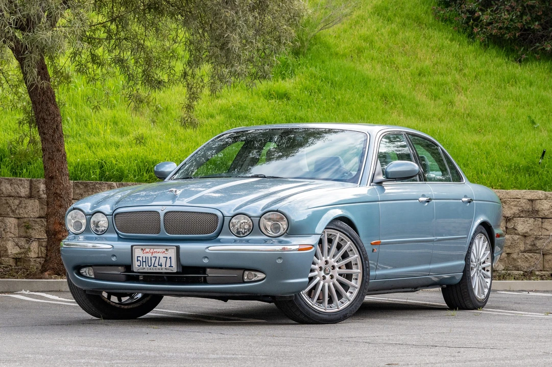 2004 Jaguar X350/X356/X358 XJR - Image 2 of 31