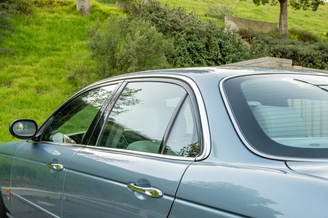 2004 Jaguar X350/X356/X358 XJR - Image 18 of 31