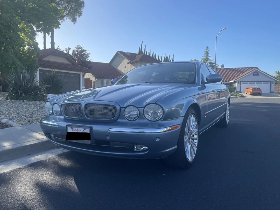 2004 Jaguar X350/X356/X358 XJR - Image 2 of 31