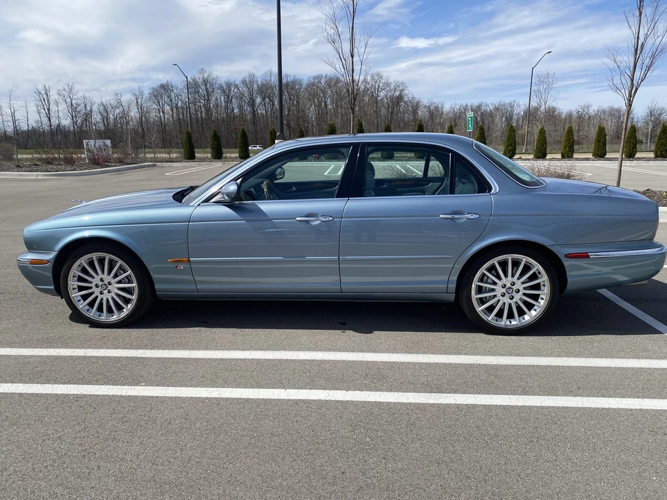 2004 Jaguar X350/X356/X358 XJR - Image 9 of 31