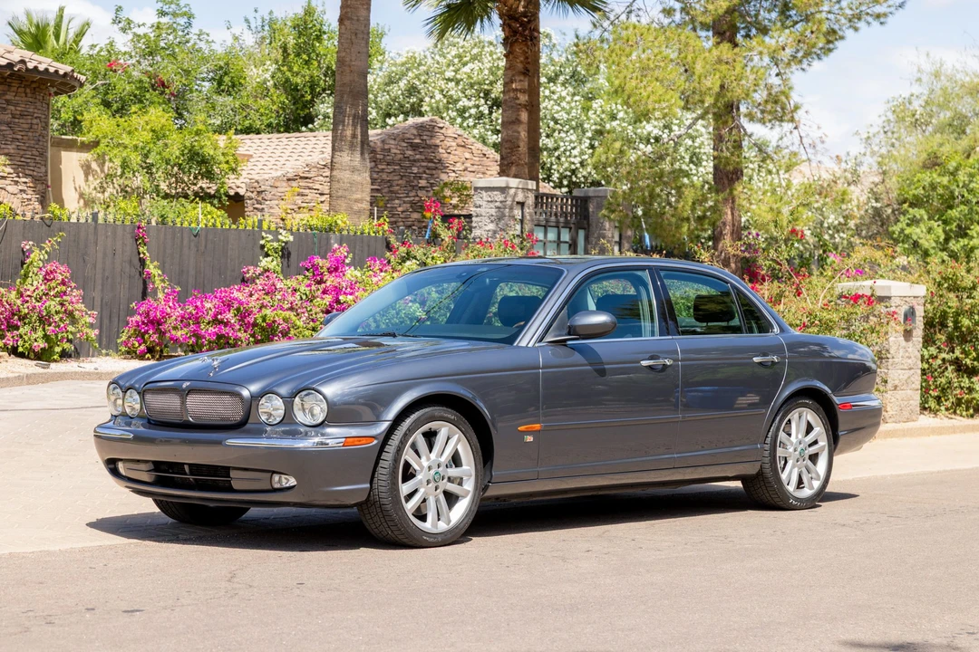 2004 Jaguar X350/X356/X358 XJR - Image 2 of 31