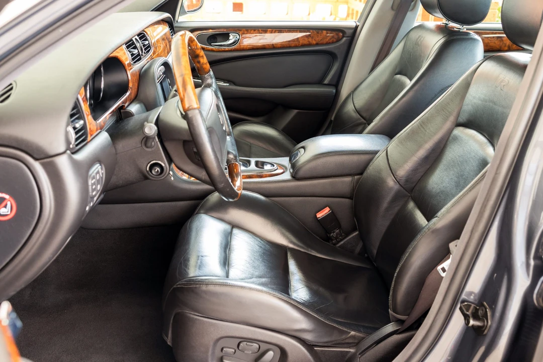 2004 Jaguar X350/X356/X358 XJR - Image 29 of 31