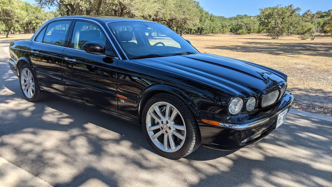 2004 Jaguar X350/X356/X358 XJR - Image 9 of 31