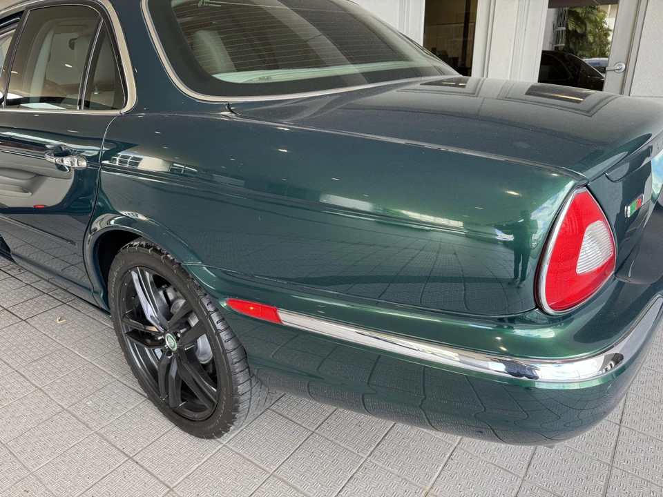 2004 Jaguar X350/X356/X358 XJR - Image 24 of 31