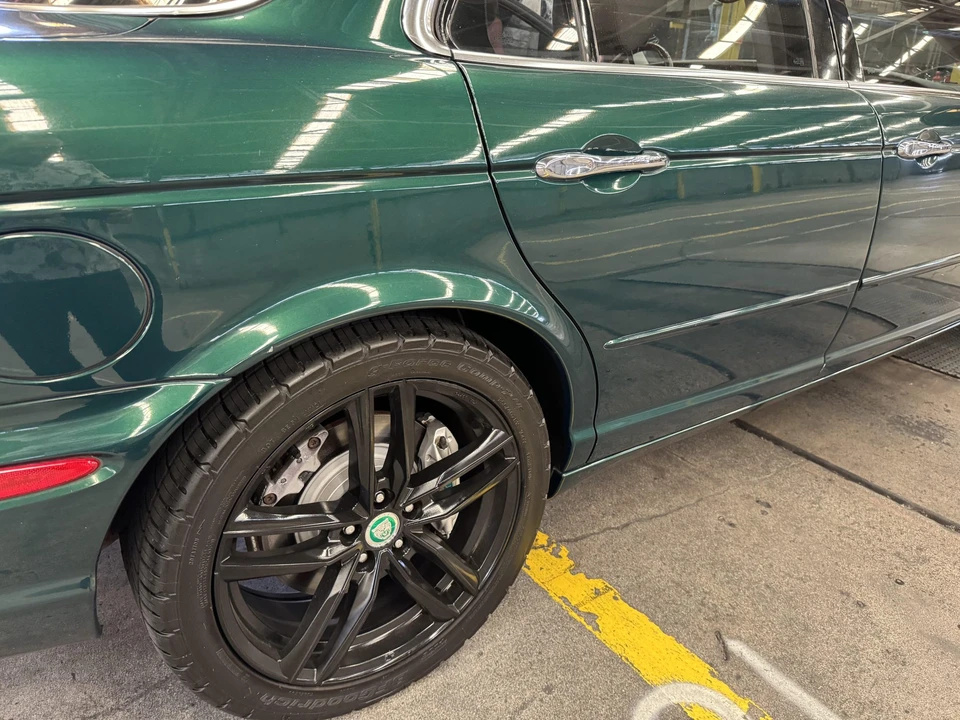 2004 Jaguar X350/X356/X358 XJR - Image 26 of 31