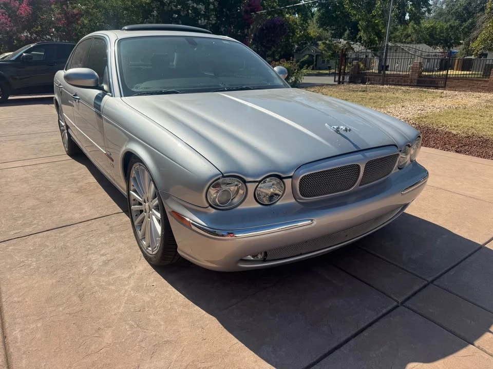 2004 Jaguar X308 XJR - Image 2 of 15