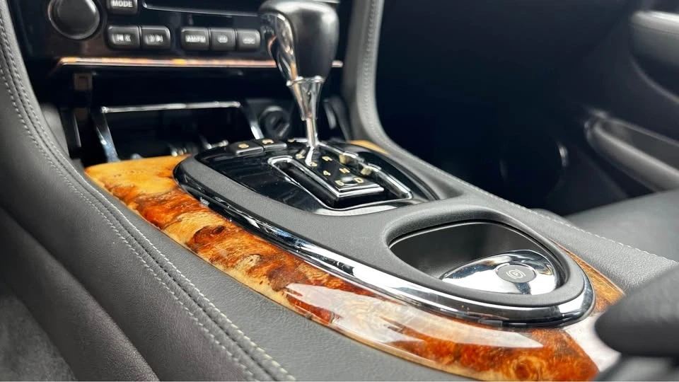 2004 Jaguar X308 XJR - Image 7 of 20