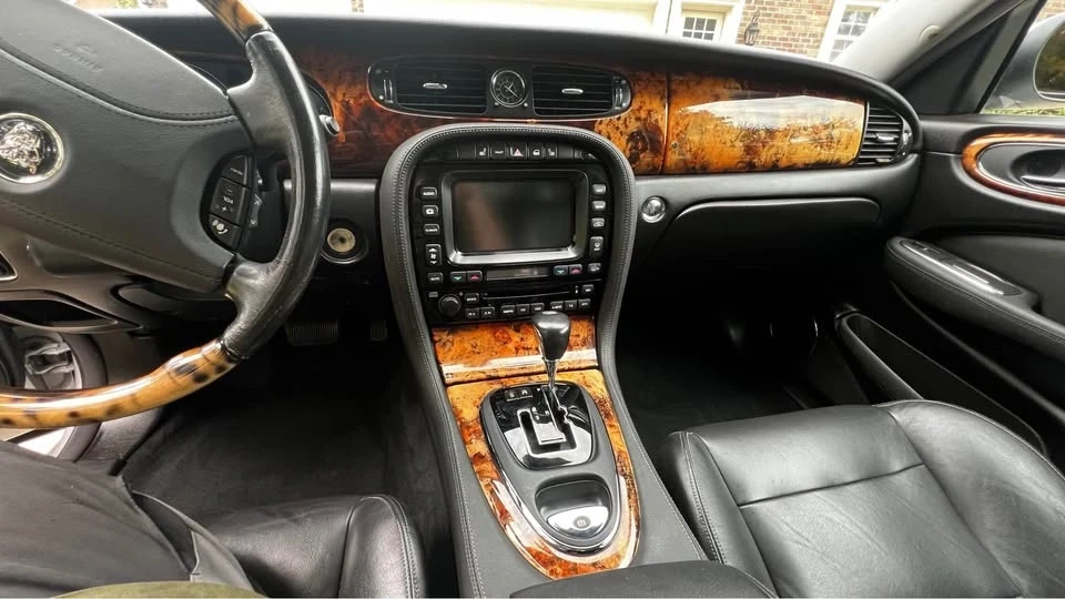 2004 Jaguar X308 XJR - Image 9 of 20