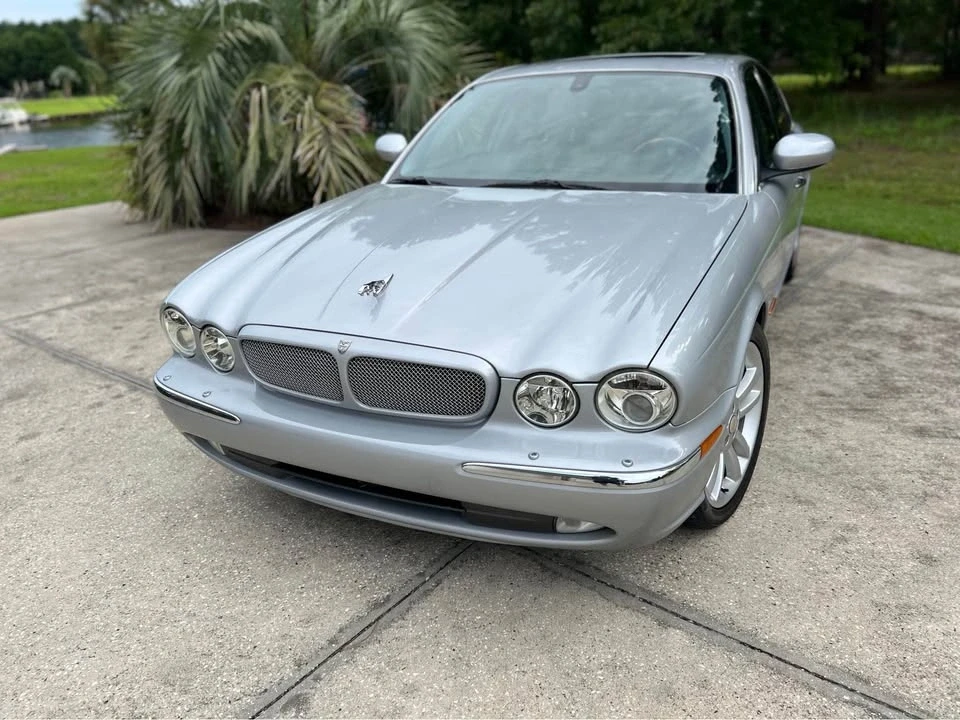 2004 Jaguar X308 XJR - Image 19 of 20