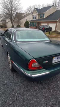 2004 Jaguar XJR Sedan