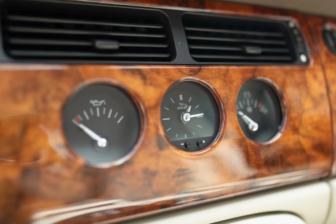 2004 Jaguar X100 XK8 - Image 21 of 30
