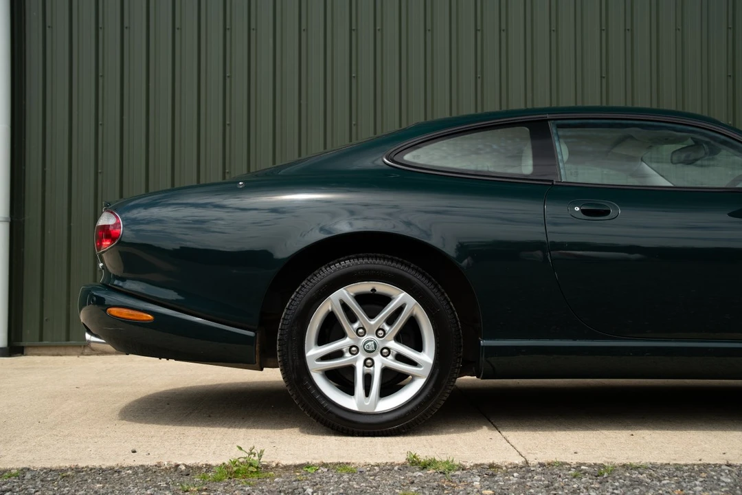 2004 Jaguar X100 XK8 - Image 14 of 30