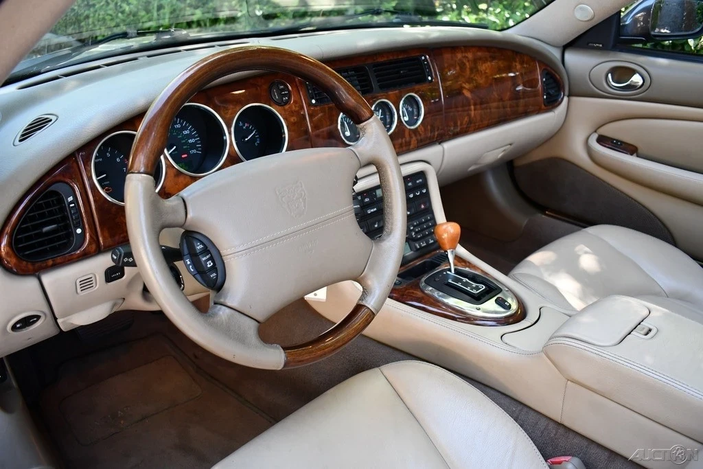 2004 Jaguar X100 XK8 - Image 12 of 21