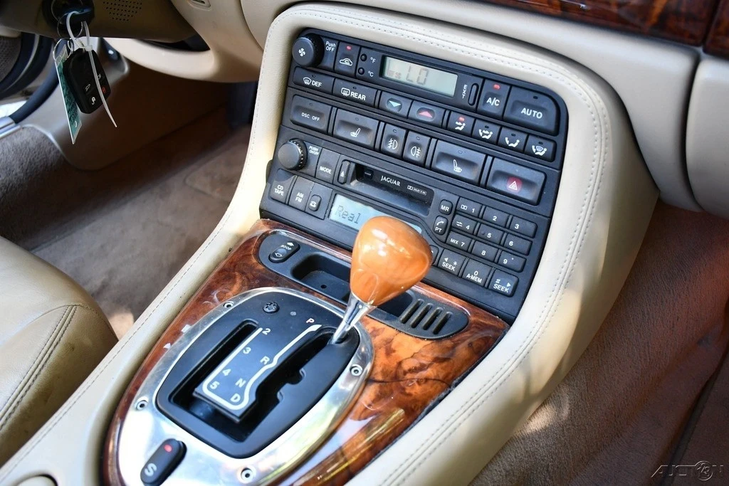 2004 Jaguar X100 XK8 - Image 17 of 21