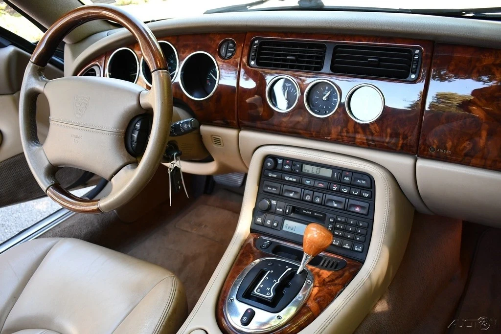 2004 Jaguar X100 XK8 - Image 18 of 21