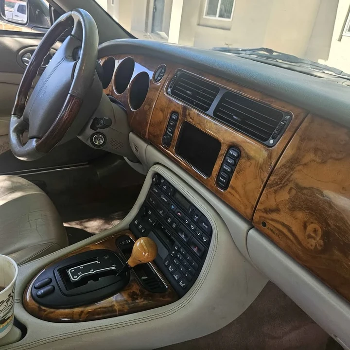 2004 Jaguar X100 XK8 - Image 5 of 9