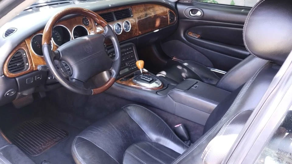 2004 Jaguar X100 XK8 - Image 8 of 9