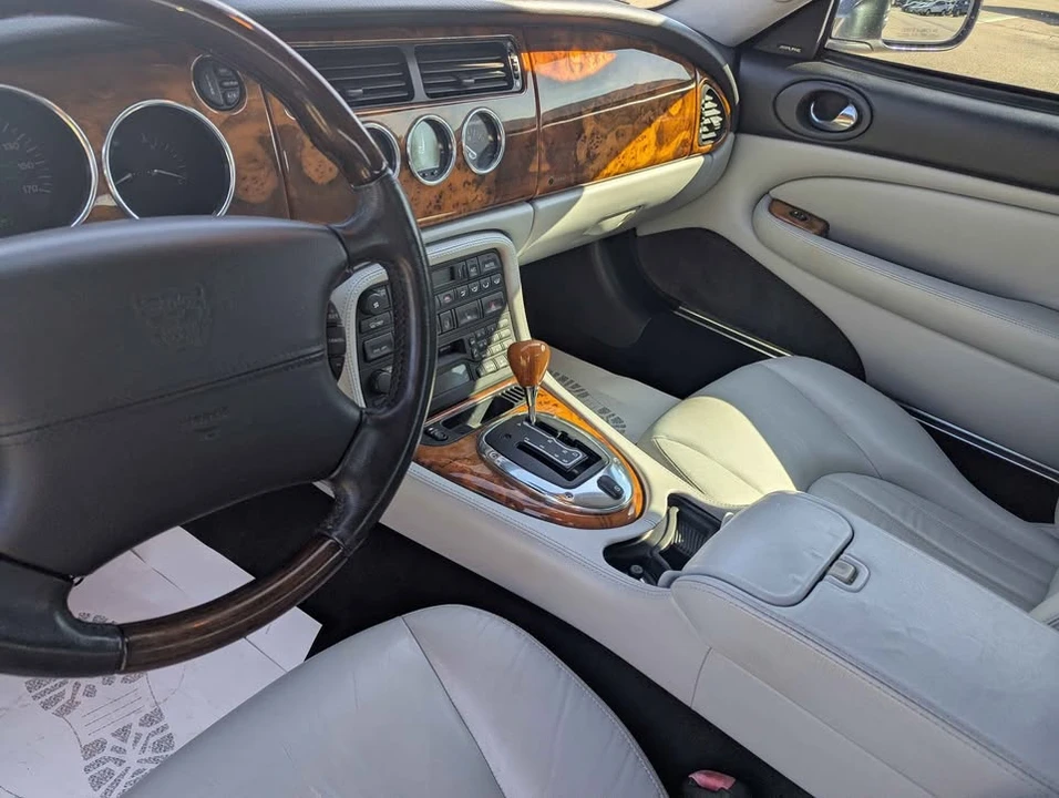 2004 Jaguar X100 XK8 - Image 9 of 14