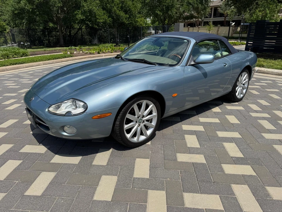 2004 Jaguar X100 XK8 - Image 13 of 31