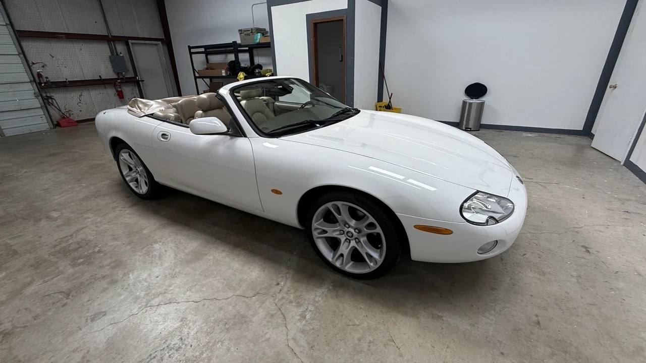 2004 Jaguar X100 XK8 - Image 7 of 31