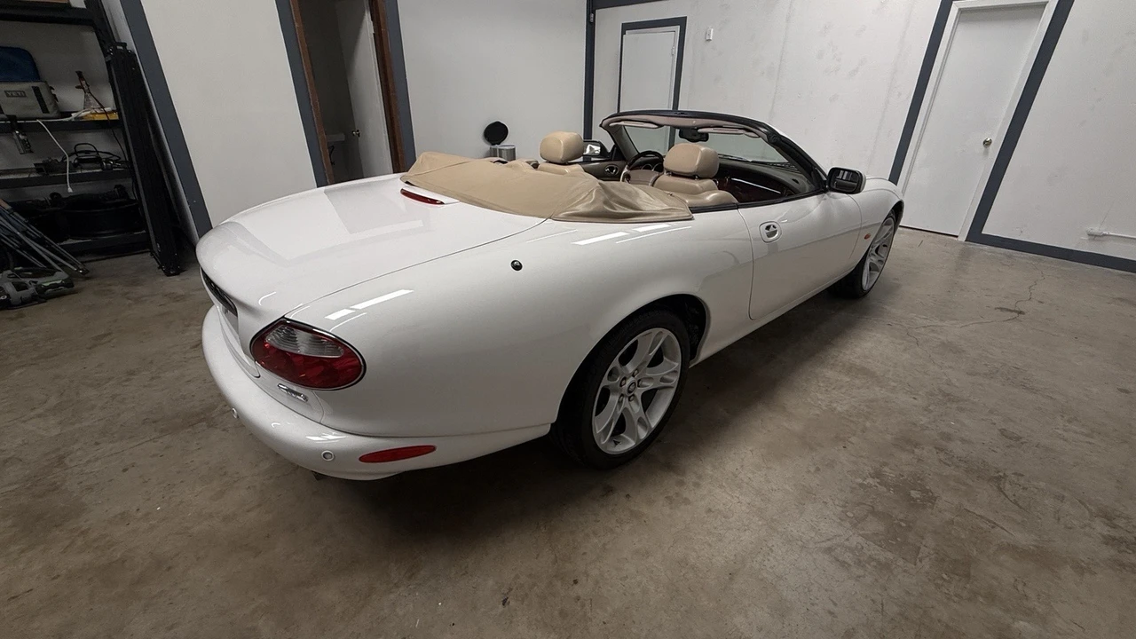 2004 Jaguar X100 XK8 - Image 8 of 31