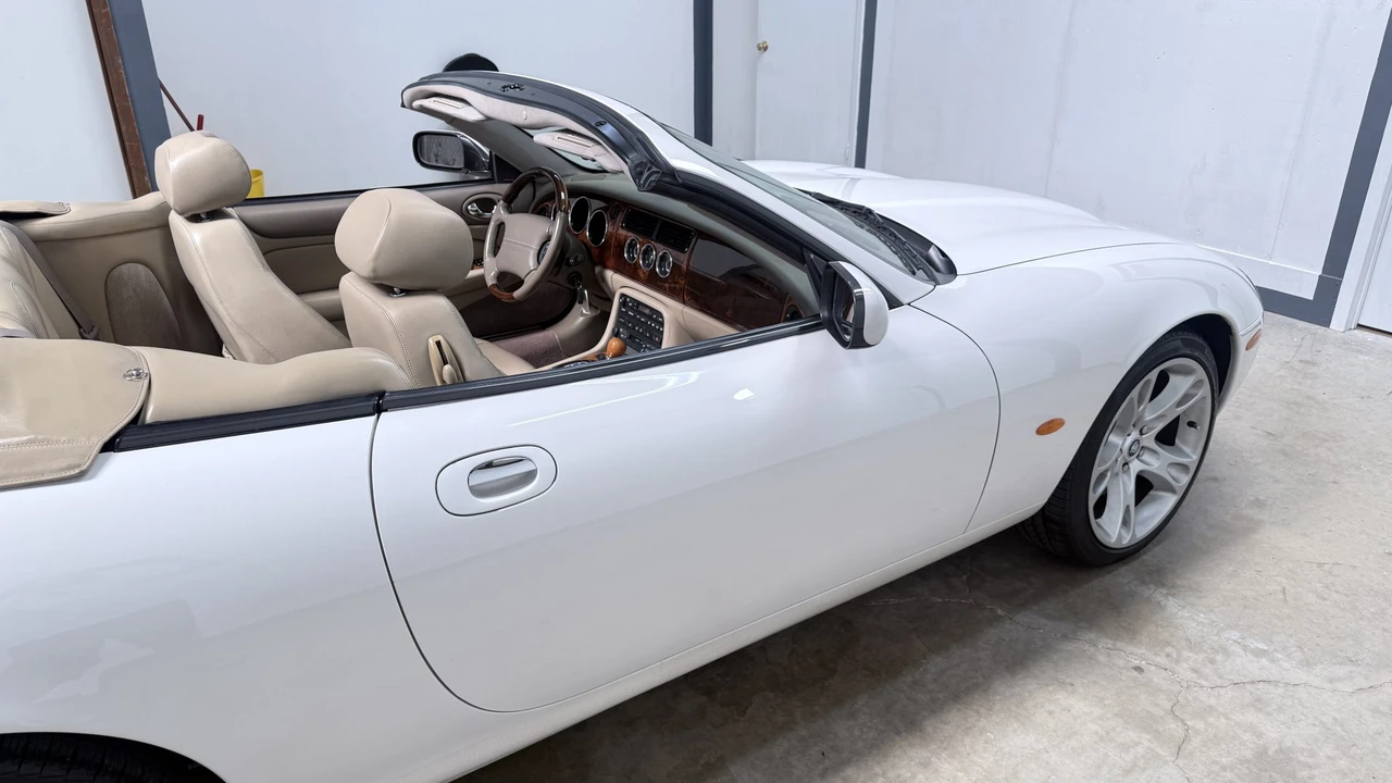 2004 Jaguar X100 XK8 - Image 22 of 31