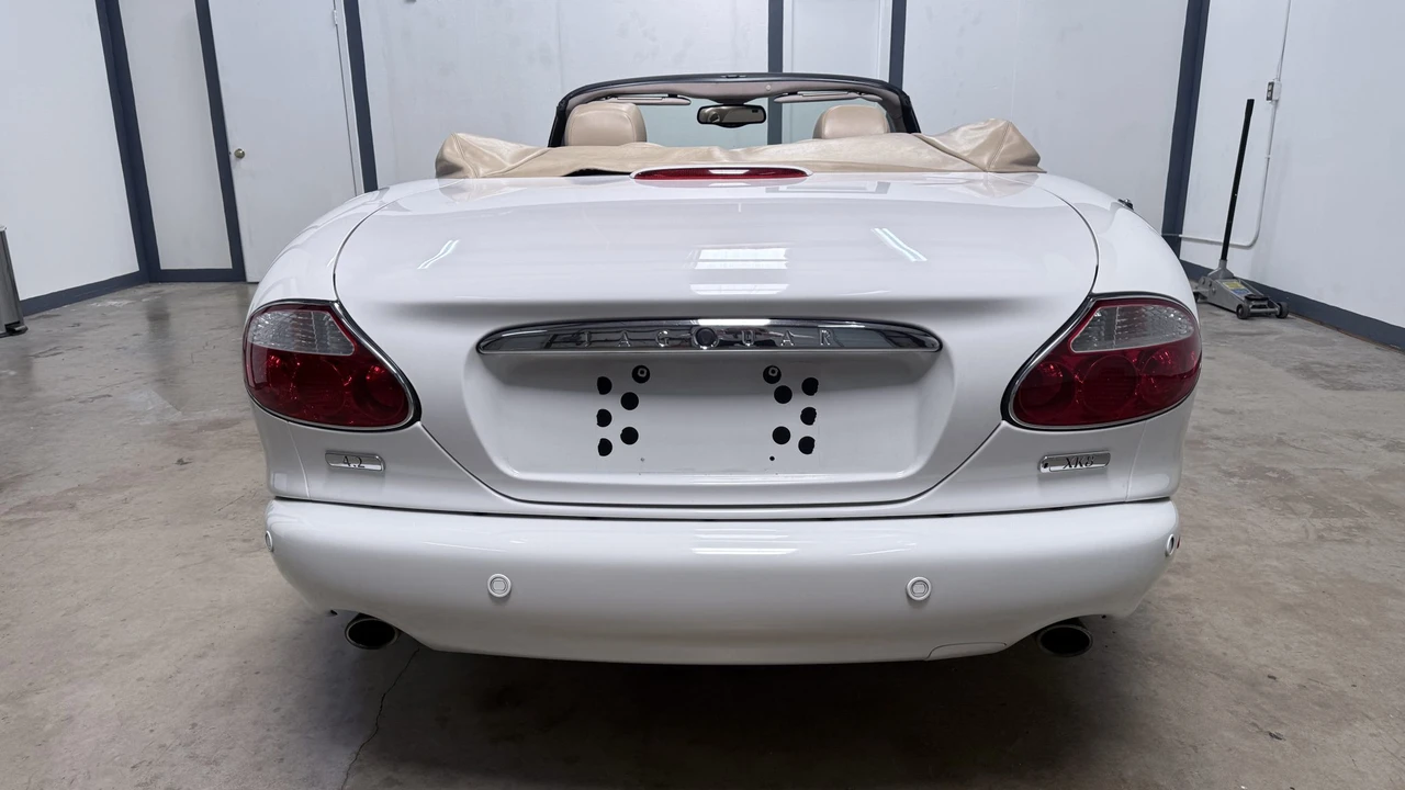 2004 Jaguar X100 XK8 - Image 12 of 31