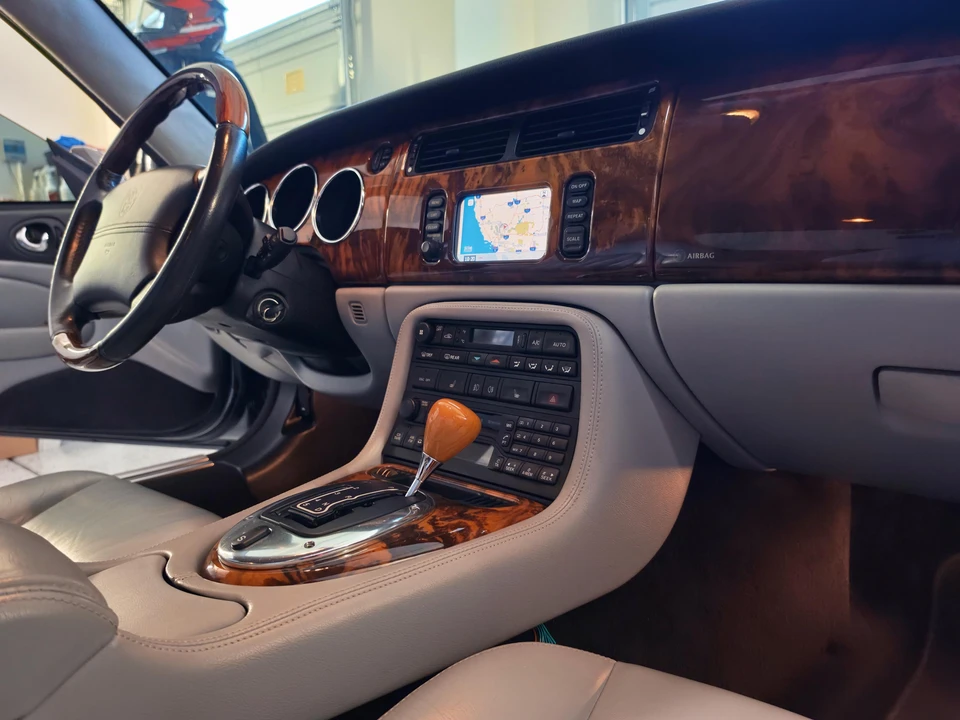 2004 Jaguar X100 XK8 - Image 28 of 31