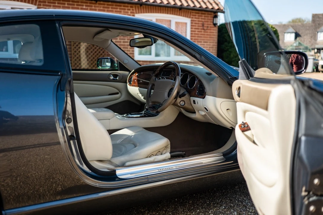 2004 Jaguar X100 XKR - Image 10 of 30