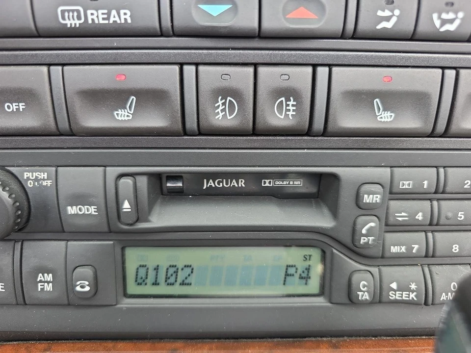 2004 Jaguar X100 XKR - Image 25 of 31