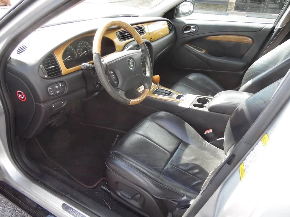 2004 Jaguar S-Type 2nd Gen - Image 9 of 18