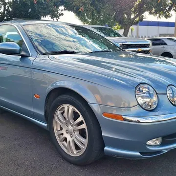 2004 Jaguar S-Type V8 Sedan