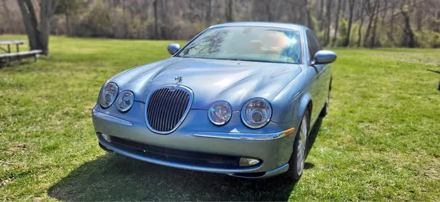 2004 Jaguar S-TYPE V8 Sedan