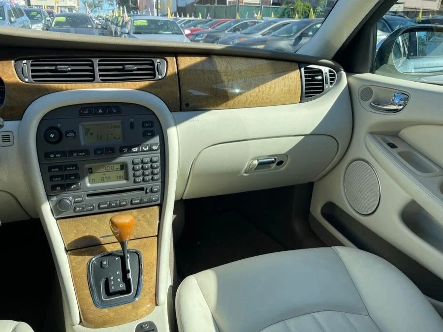 2004 Jaguar X-Type - Image 16 of 18