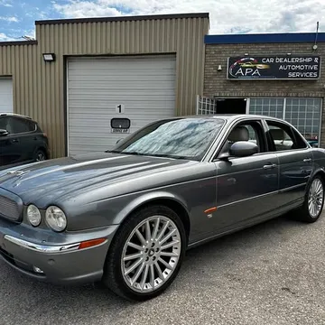 2004 Jaguar XJ-R