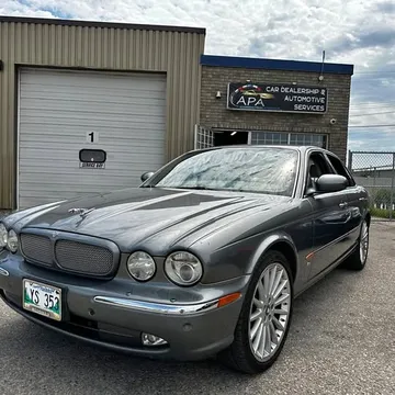 2004 Jaguar XJ-R