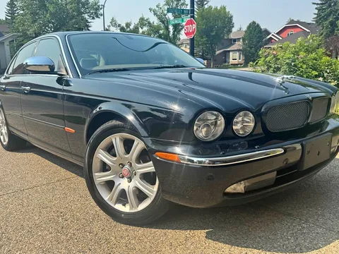 2004 Jaguar XJ8 Vanden Plas