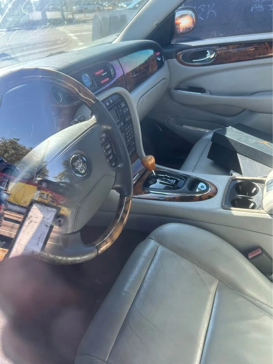 2004 Jaguar XJS - Image 6 of 6
