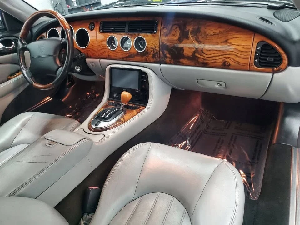 2004 Jaguar XK - Image 12 of 19