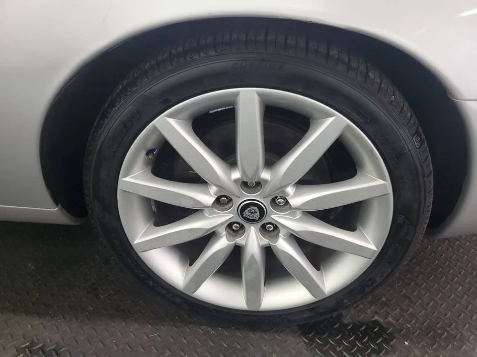 2004 Jaguar XK - Image 17 of 19