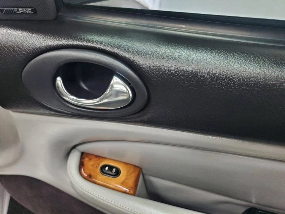 2004 Jaguar XK - Image 14 of 19