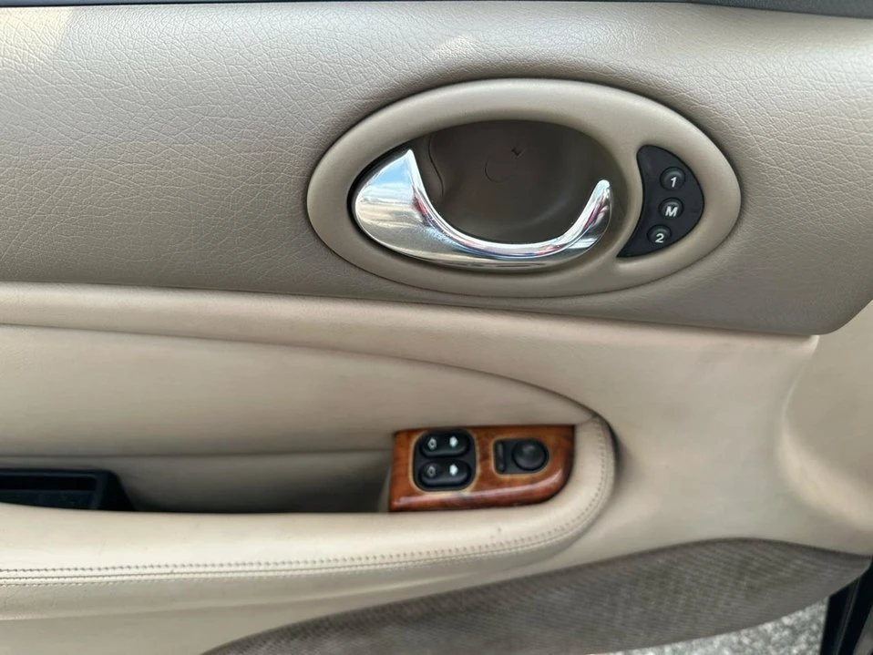 2004 Jaguar X100 XK8 - Image 15 of 20