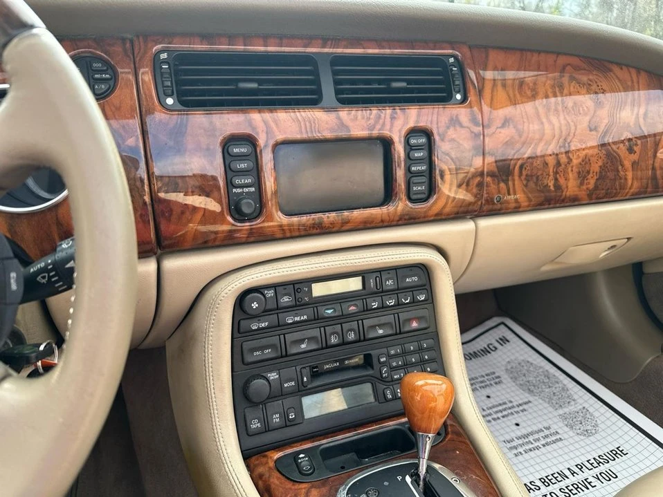 2004 Jaguar X100 XK8 - Image 11 of 19