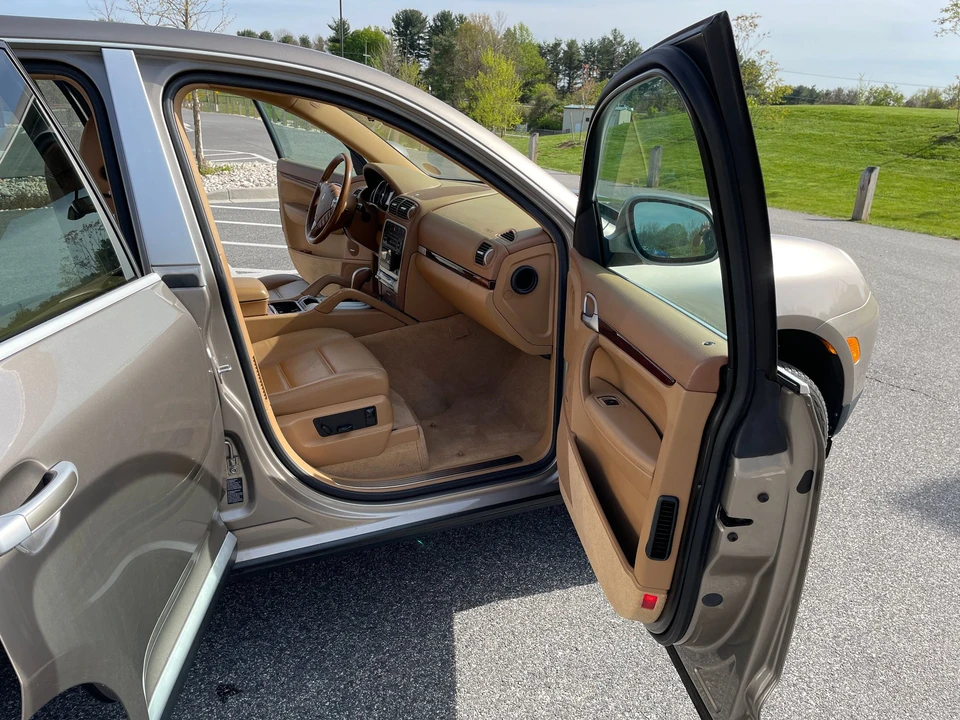 2004 Porsche 955/957 Cayenne S - Image 16 of 31