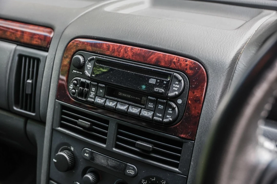 2003 Jeep WJ Grand Cherokee - Image 19 of 30