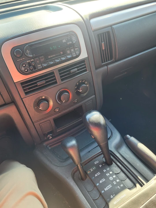 2004 Jeep WJ Grand Cherokee - Image 2 of 12